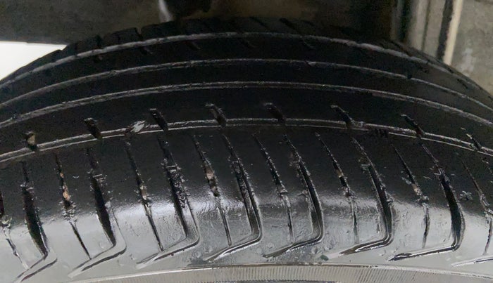 2016 Datsun Redi Go T (O), Petrol, Manual, 56,097 km, Right Rear Tyre Tread