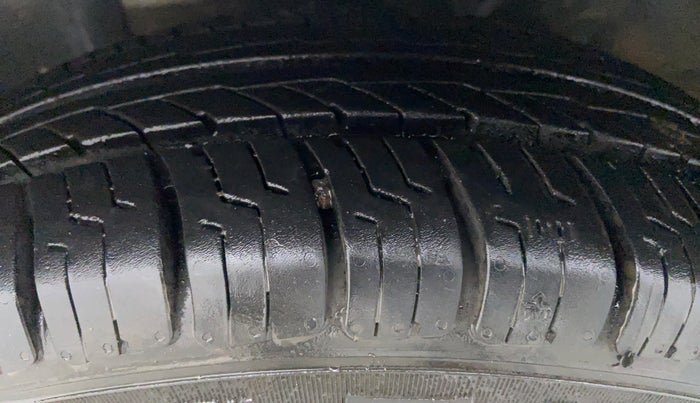 2016 Datsun Redi Go T (O), Petrol, Manual, 56,097 km, Left Front Tyre Tread