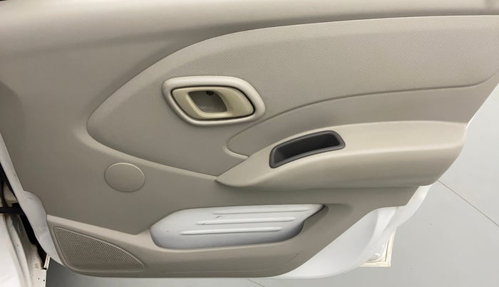 2016 Datsun Redi Go T (O), Petrol, Manual, 56,097 km, Driver Side Door Panels Control
