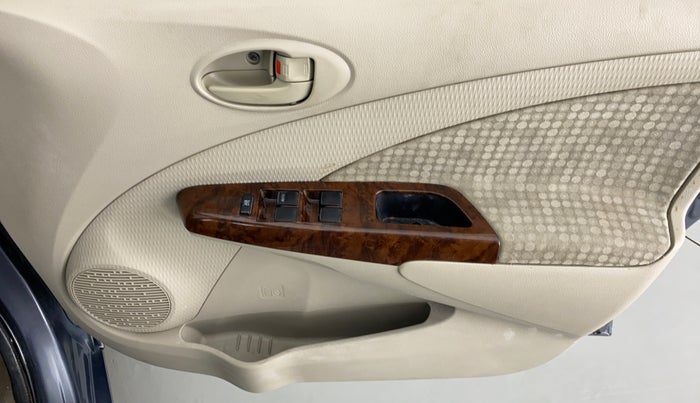 2013 Toyota Etios V SP, Petrol, Manual, 36,336 km, Driver Side Door Panels Control