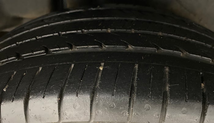 2017 Maruti Ciaz S 1.3 SHVS, Diesel, Manual, 31,634 km, Right Rear Tyre Tread