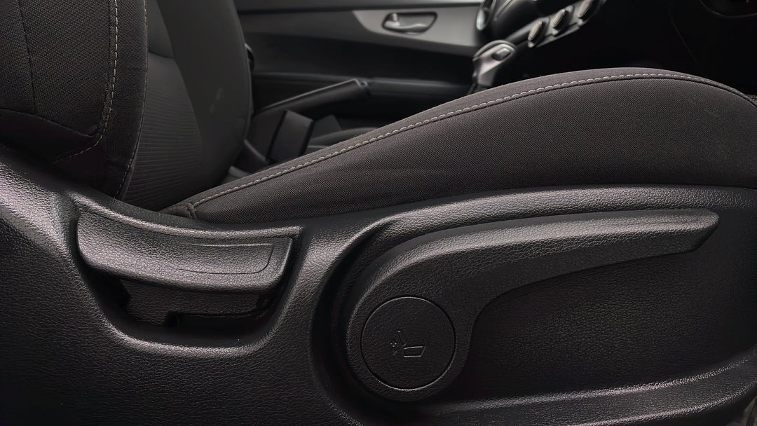 2020 Kia Cerato S, Automatic, 55183 km, Drivers Side Adjustment Panel