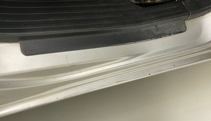 2012 Maruti Wagon R 1.0 LXI, CNG, Manual, 86,615 km, Right running board - Minor scratches