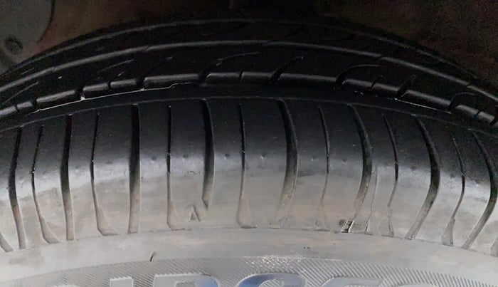 2018 Hyundai Grand i10 SPORTZ 1.2 KAPPA VTVT, Petrol, Manual, 27,339 km, Left Front Tyre Tread