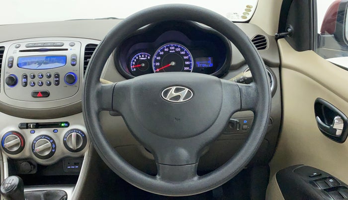 2014 Hyundai i10 SPORTZ 1.1, Petrol, Manual, 37,734 km, Steering Wheel Close Up