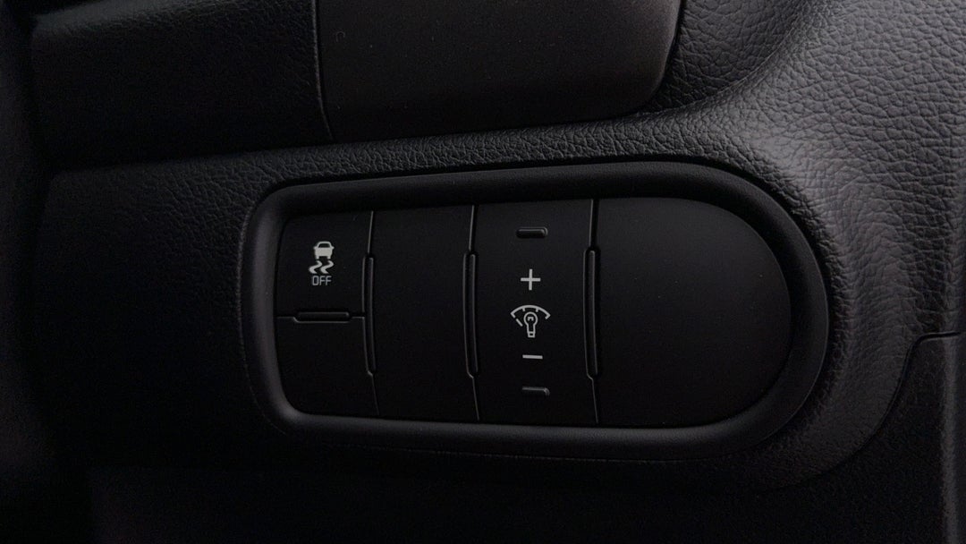 2018 Kia Cerato Sport, Automatic, 118157 km, Utility Switches/Buttons