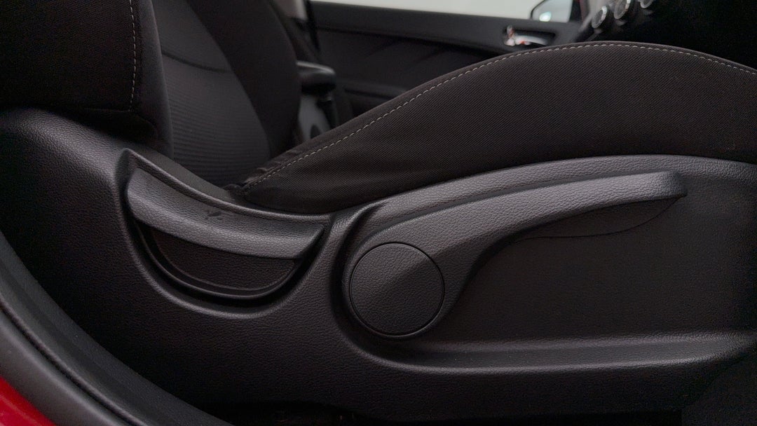 2018 Kia Cerato Sport, Automatic, 118157 km, Drivers Side Adjustment Panel