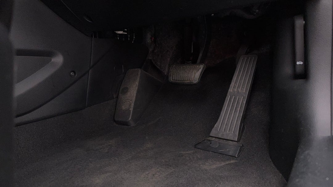 2018 Kia Cerato Sport, Automatic, 118157 km, Pedals and Footmat