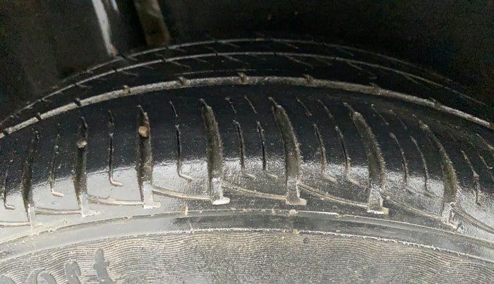 2019 Maruti Vitara Brezza VDI, Diesel, Manual, 58,894 km, Right Rear Tyre Tread