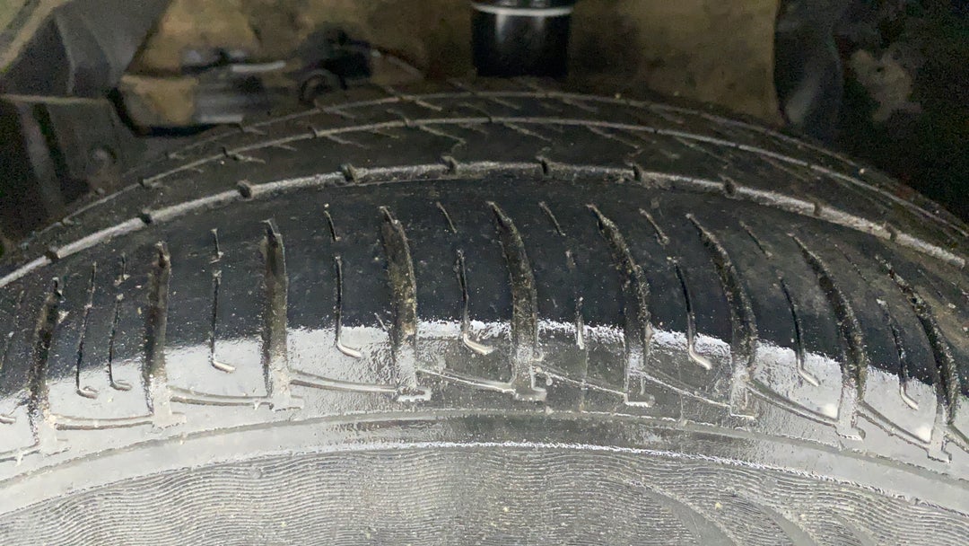Left Front Tyre Tread