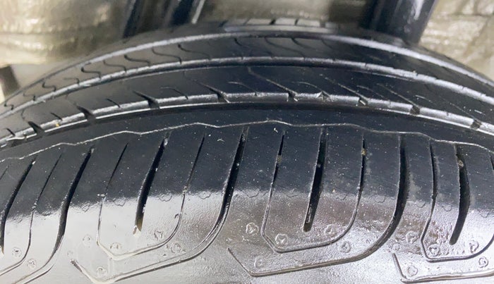2015 Honda Jazz 1.2 V MT, Petrol, Manual, 68,192 km, Left Rear Tyre Tread