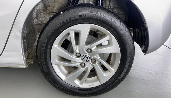 2015 Honda Jazz 1.2 V MT, Petrol, Manual, 68,192 km, Left Rear Wheel