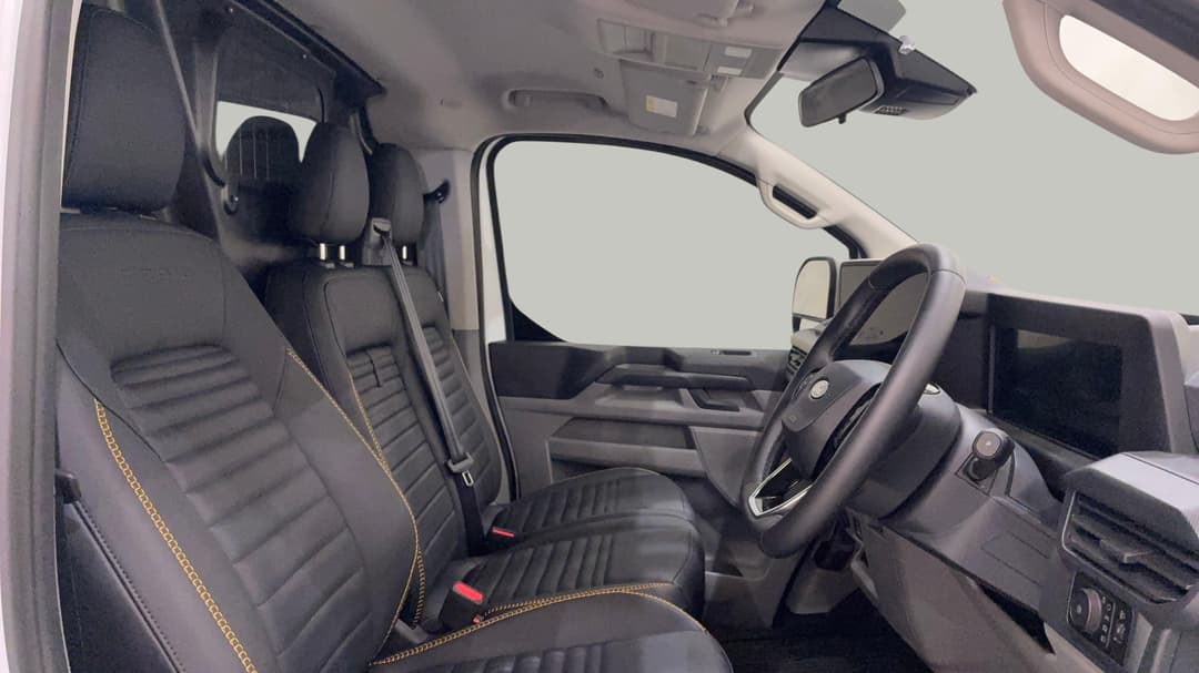 2025 Ford Transit Custom Trail (lwb), Automatic, 15877 km, Right Side Front Door Cabin View