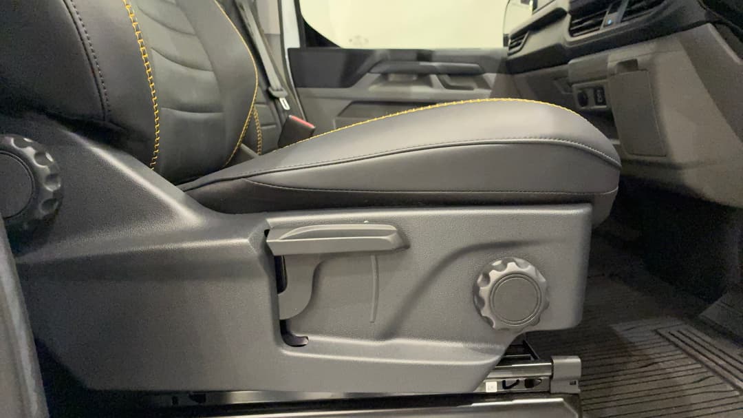 2025 Ford Transit Custom Trail (lwb), Automatic, 15877 km, Drivers Side Adjustment Panel