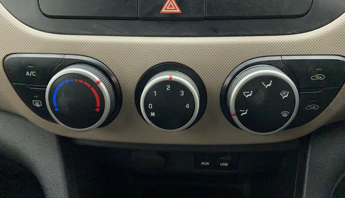 2015 Hyundai Grand i10 SPORTZ 1.2 KAPPA VTVT, Petrol, Manual, 71,787 km, AC Unit - Minor issue in the heater switch