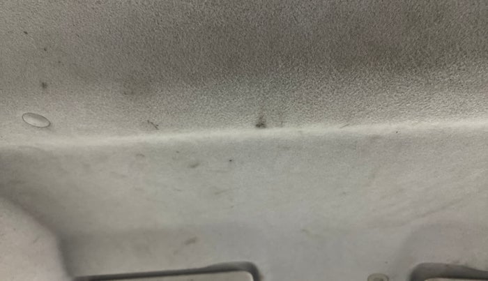 2017 Renault Kwid RXT 1.0, Petrol, Manual, 65,192 km, Ceiling - Roof lining is slightly discolored