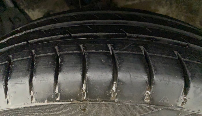 2015 Maruti Swift VXI, Petrol, Manual, 73,113 km, Right Rear Tyre Tread