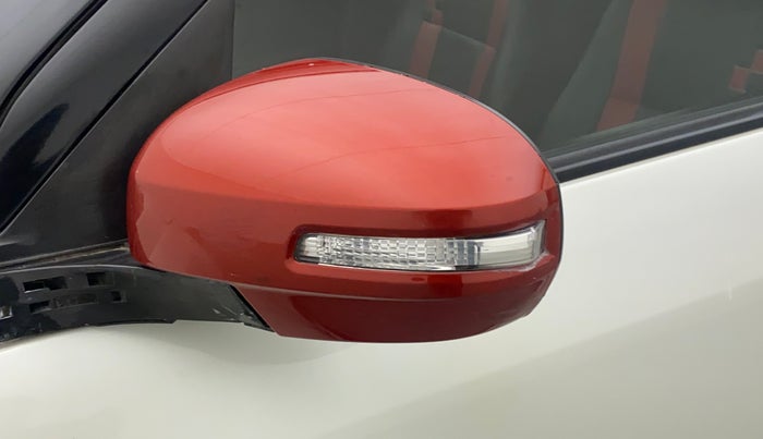 2015 Maruti Swift VXI, Petrol, Manual, 73,113 km, Left rear-view mirror - Cover has minor damage