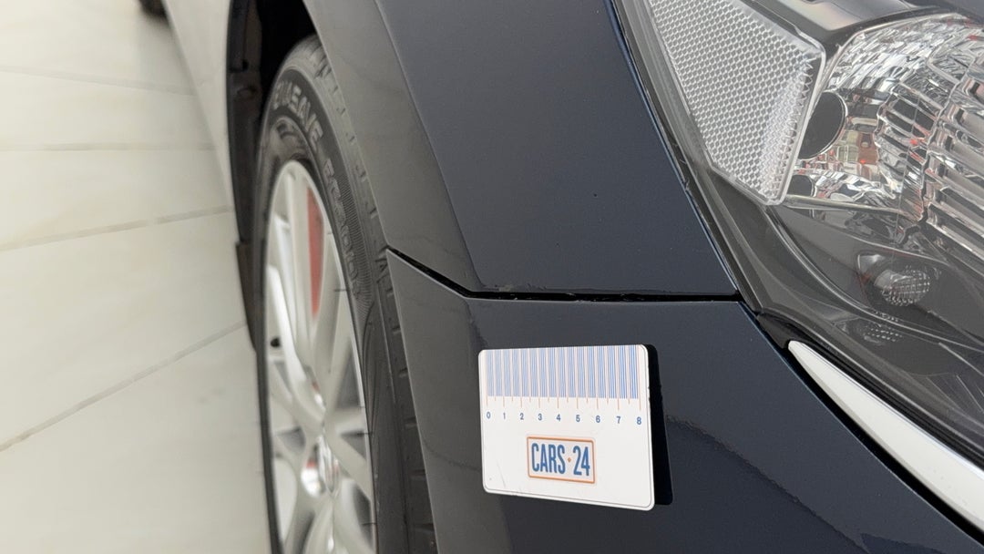 Quarter Panel Front RHS Guard Paint blemish