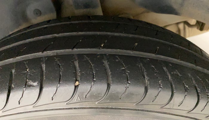 2017 Hyundai Creta SX PLUS 1.6 PETROL, Petrol, Manual, 33,272 km, Left Rear Tyre Tread