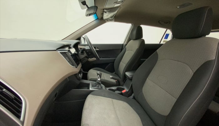 2017 Hyundai Creta SX PLUS 1.6 PETROL, Petrol, Manual, 33,272 km, Right Side Front Door Cabin