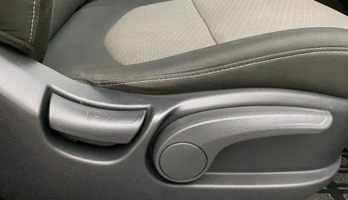 2017 Hyundai Creta SX PLUS 1.6 PETROL, Petrol, Manual, 33,272 km, Driver Side Adjustment Panel