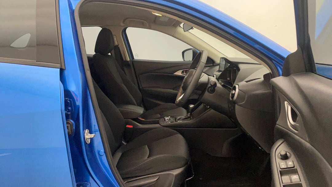 2018 Mazda CX-3 Maxx Sport (fwd), Automatic, 94108 km, Right Side Front Door Cabin View