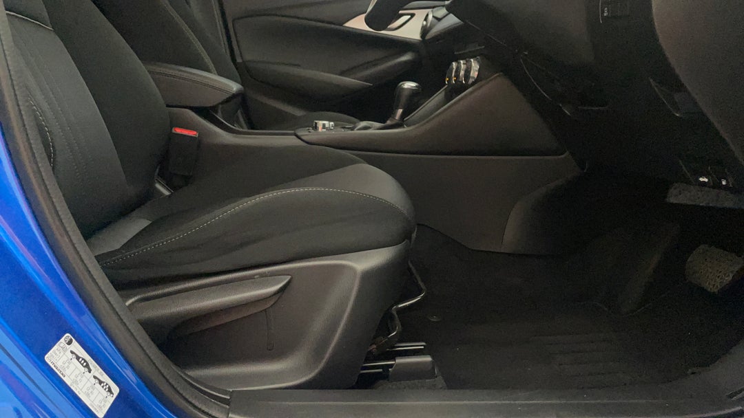 2018 Mazda CX-3 Maxx Sport (fwd), Automatic, 94108 km, Drivers Side Adjustment Panel
