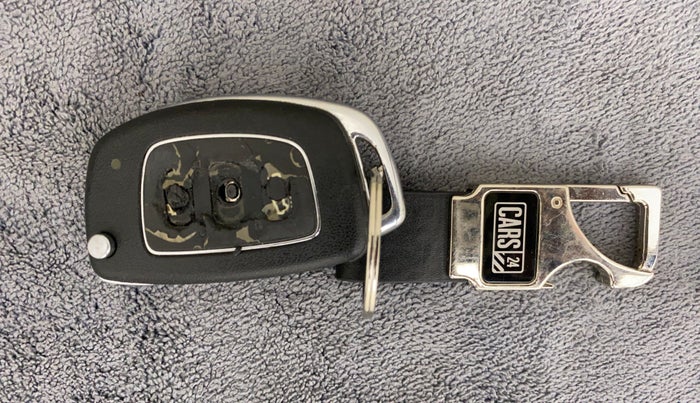 2014 Hyundai Xcent SX 1.2, Petrol, Manual, 60,048 km, Lock system - Remote key not functional