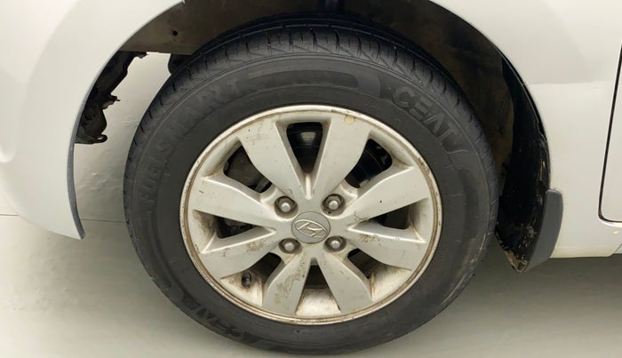 2014 Hyundai Xcent SX 1.2, Petrol, Manual, 60,048 km, Left front tyre - Minor crack