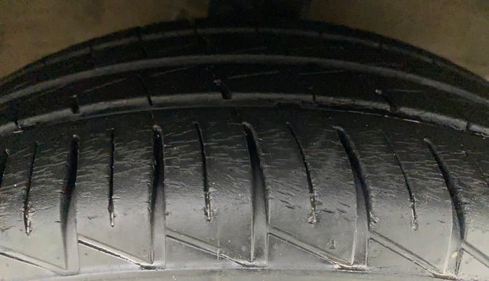 2014 Hyundai Xcent SX 1.2, Petrol, Manual, 60,048 km, Right Front Tyre Tread