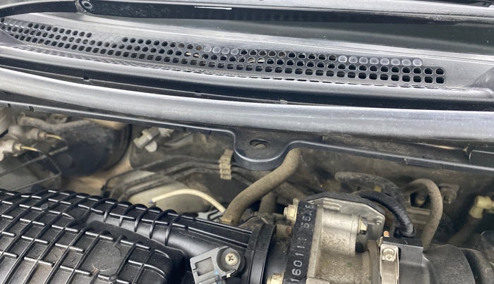 2016 Honda City 1.5L I-VTEC VX (O) MT, Petrol, Manual, 55,495 km, Bonnet (hood) - Cowl vent panel has minor damage
