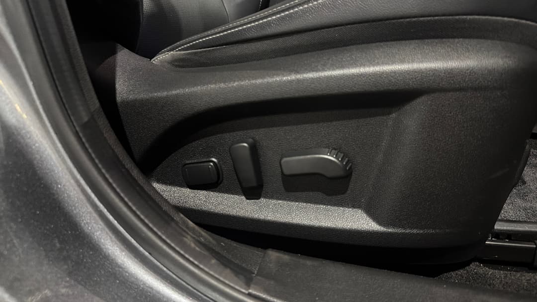 2023 Renault Koleos Zen (4x2), Automatic, 32504 km, Drivers Side Adjustment Panel
