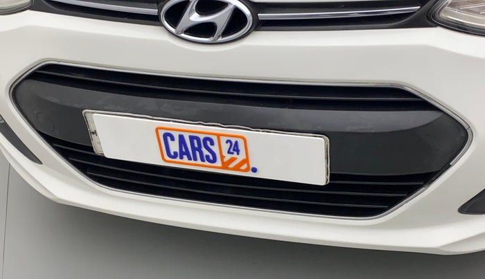2014 Hyundai Xcent S (O) 1.2, Petrol, Manual, 80,250 km, Front bumper - Chrome strip damage