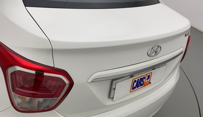 2014 Hyundai Xcent S (O) 1.2, Petrol, Manual, 80,250 km, Dicky (Boot door) - Minor scratches