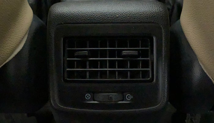 2014 Hyundai Xcent S (O) 1.2, Petrol, Manual, 80,250 km, Rear AC Vents