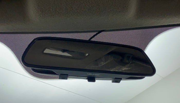 2014 Hyundai Xcent S (O) 1.2, Petrol, Manual, 80,250 km, Infotainment system - Reverse camera not working