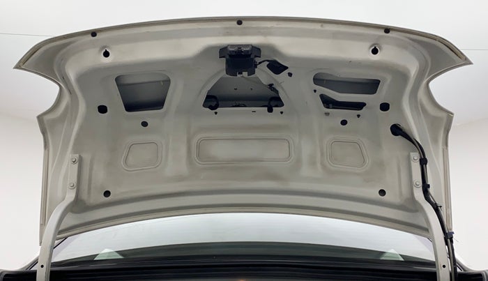 2014 Hyundai Xcent S (O) 1.2, Petrol, Manual, 80,250 km, Boot Door Open