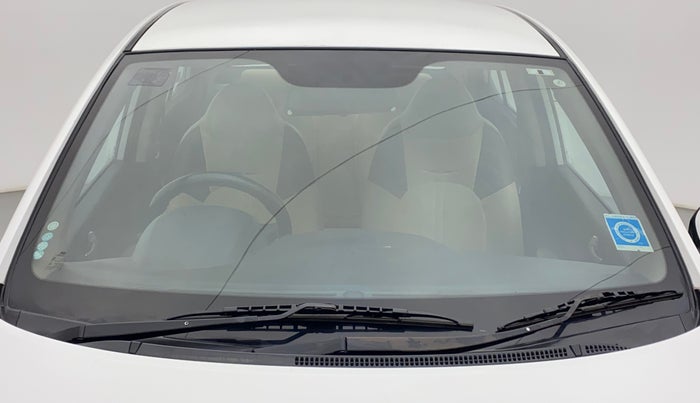 2014 Hyundai Xcent S (O) 1.2, Petrol, Manual, 80,250 km, Front windshield - Minor spot on windshield