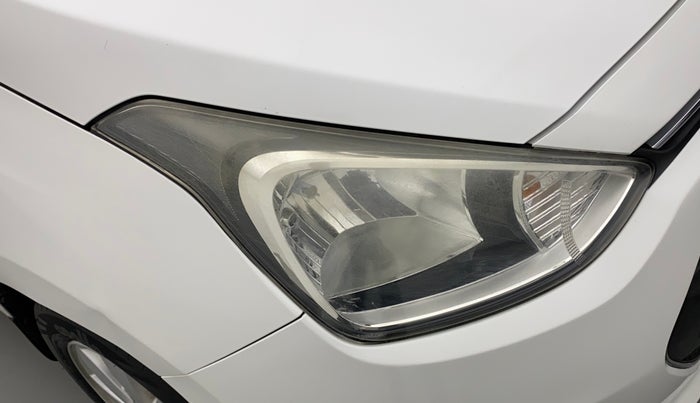 2014 Hyundai Xcent S (O) 1.2, Petrol, Manual, 80,250 km, Right headlight - Minor scratches