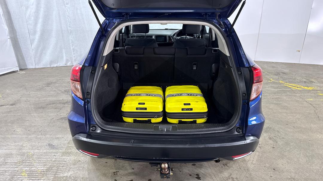 2015 Honda HR-V Vti-s, Automatic, 158927 km, Boot Inside View with Luggage