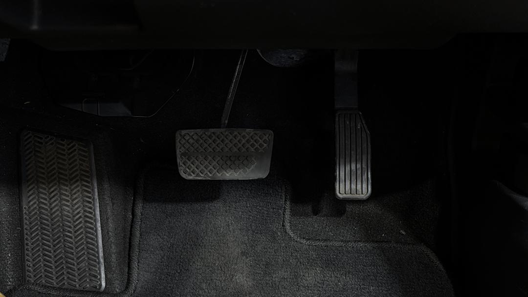 2015 Honda HR-V Vti-s, Automatic, 158927 km, Pedals and Footmat