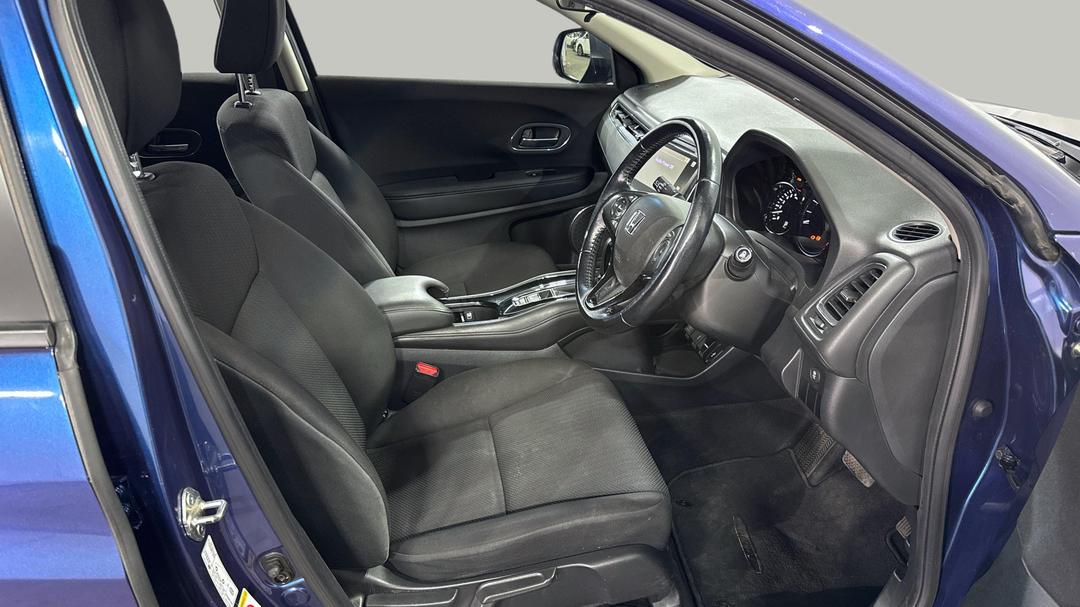 2015 Honda HR-V Vti-s, Automatic, 158927 km, Right Side Front Door Cabin View