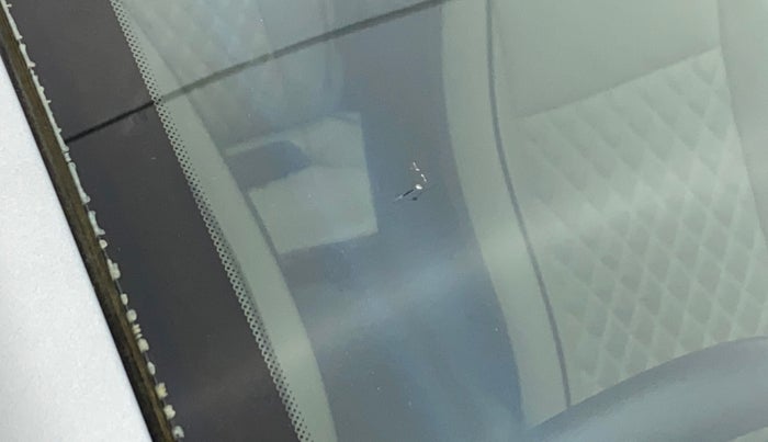 2019 Hyundai Verna 1.6 CRDI SX, Diesel, Manual, 38,986 km, Front windshield - Minor spot on windshield