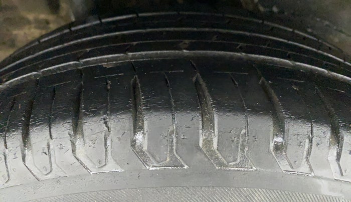 2019 Hyundai Verna 1.6 CRDI SX, Diesel, Manual, 39,796 km, Right Rear Tyre Tread