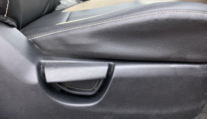 2019 Hyundai NEW SANTRO 1.1 MAGNA MT, Petrol, Manual, 19,294 km, Driver Side Adjustment Panel