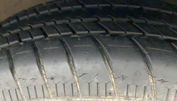 2017 Maruti Celerio ZXI AMT, Petrol, Automatic, 7,654 km, Right Front Tyre Tread