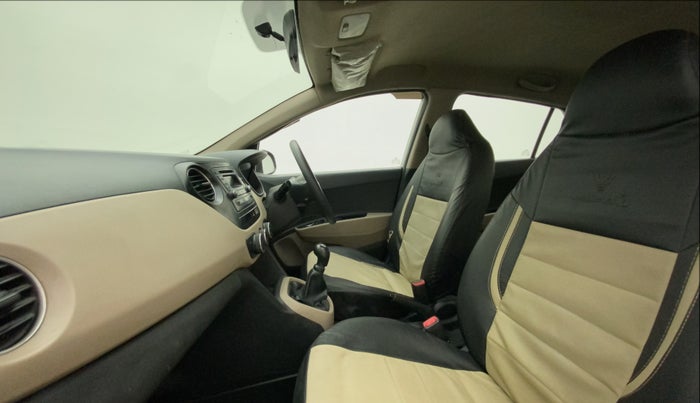 2016 Hyundai Grand i10 MAGNA 1.2 KAPPA VTVT, CNG, Manual, 82,442 km, Right Side Front Door Cabin