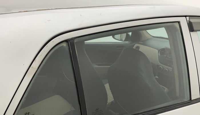 2016 Hyundai Grand i10 MAGNA 1.2 KAPPA VTVT, CNG, Manual, 82,442 km, Right rear door - Door visor damaged