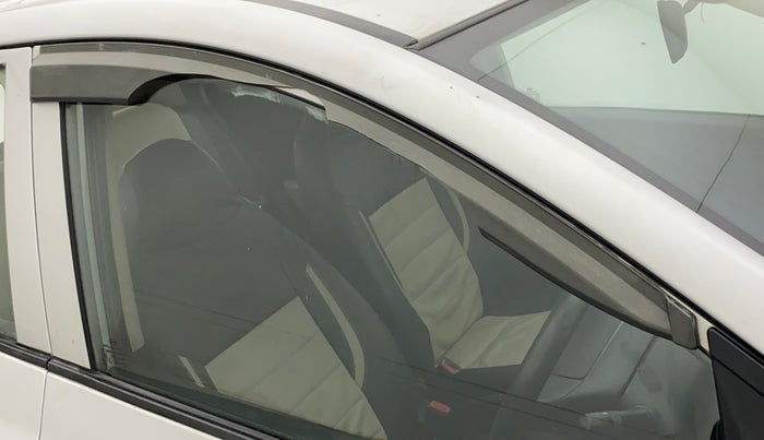 2016 Hyundai Grand i10 MAGNA 1.2 KAPPA VTVT, CNG, Manual, 82,442 km, Driver-side door - Door visor damaged